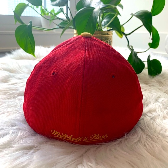 Vintage Mitchell & Ness Red Atlanta Flames Hat - Picture 2 of 6